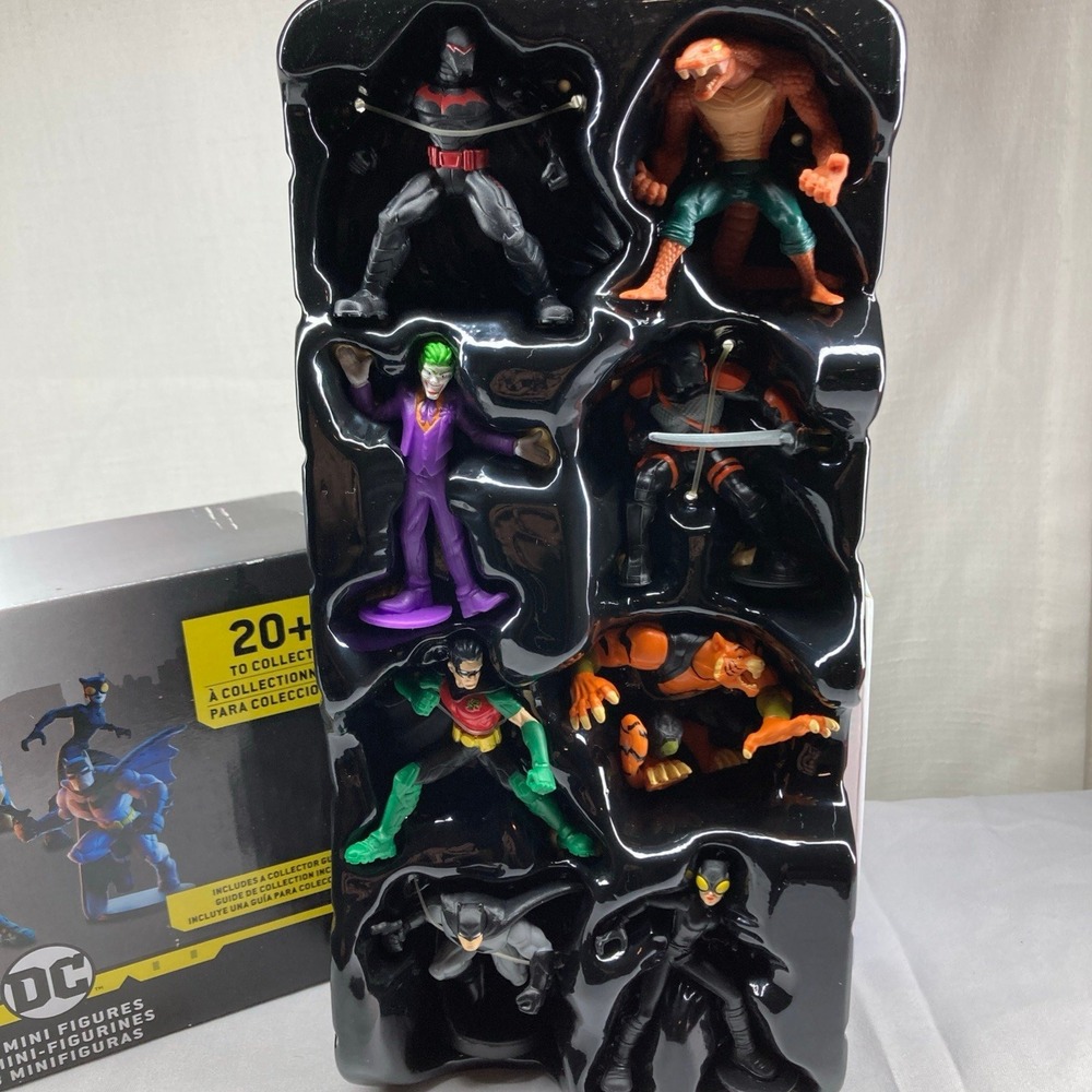 DC Batman Mini Figures 8-Pack Batman, Robin, Joker, Catwoman